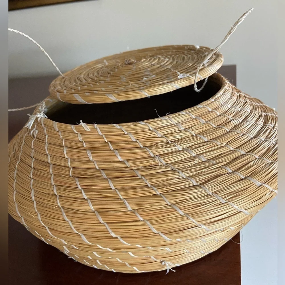 Vintage Coiled Grass Basket with Lid Primitive Rustic Native Tribal Squat Basket